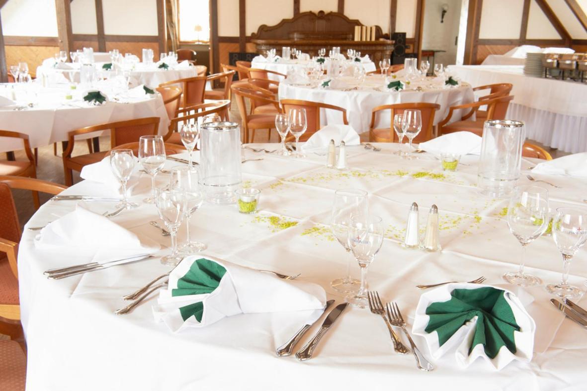 Hotel Restaurant Zur Linde Pattensen Exterior photo